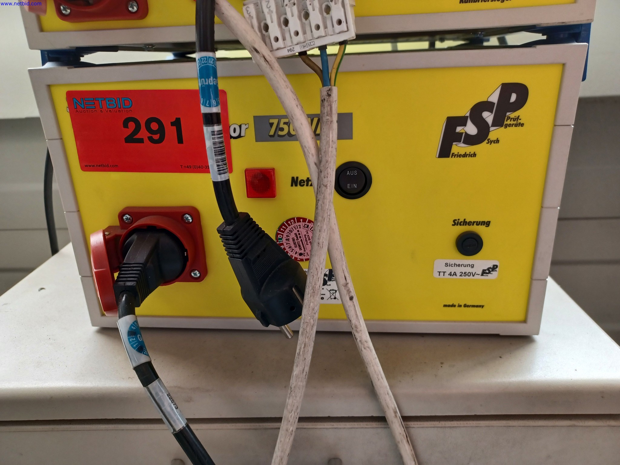 Maszyny producenta oświetlenia, w tym do obróbki metalu z akcesoriami, system ciągłego malowania, regały wysokiego składowania, wózki przemysłowe, pojazdy, sprzęt IT i biurowy-1