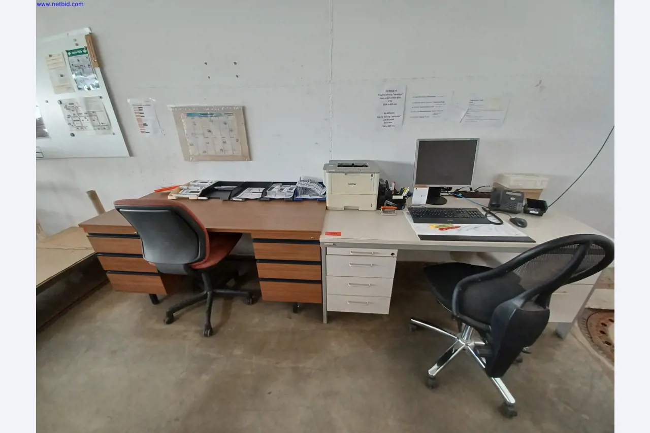 Maszyny producenta oświetlenia, w tym do obróbki metalu z akcesoriami, system ciągłego malowania, regały wysokiego składowania, wózki przemysłowe, pojazdy, sprzęt IT i biurowy-1