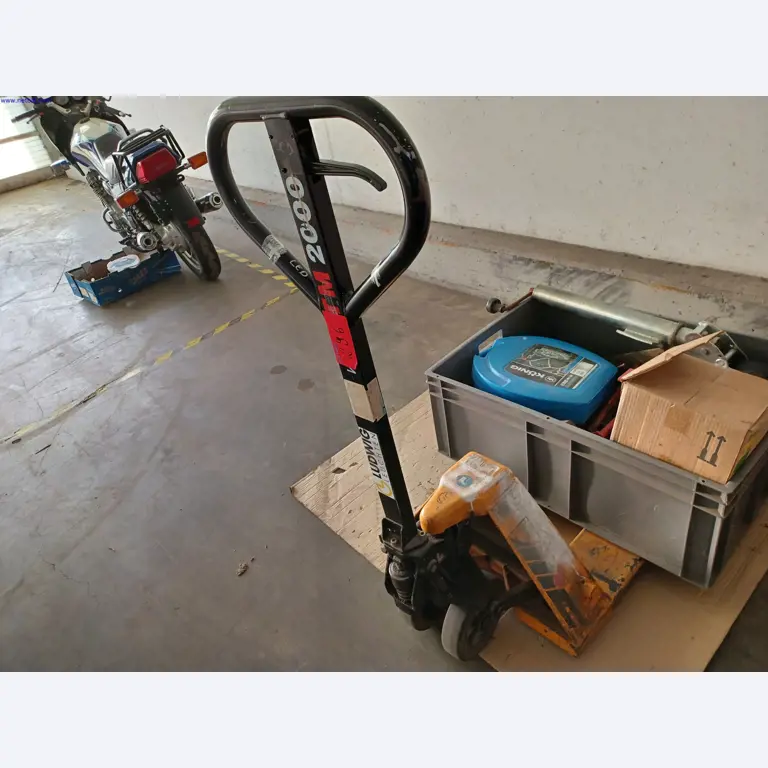 Machines of a lighting manufacturer for metalworking with accessories, continuous painting system, high-bay racking, industrial trucks, vehicles, IT and office equipment-1