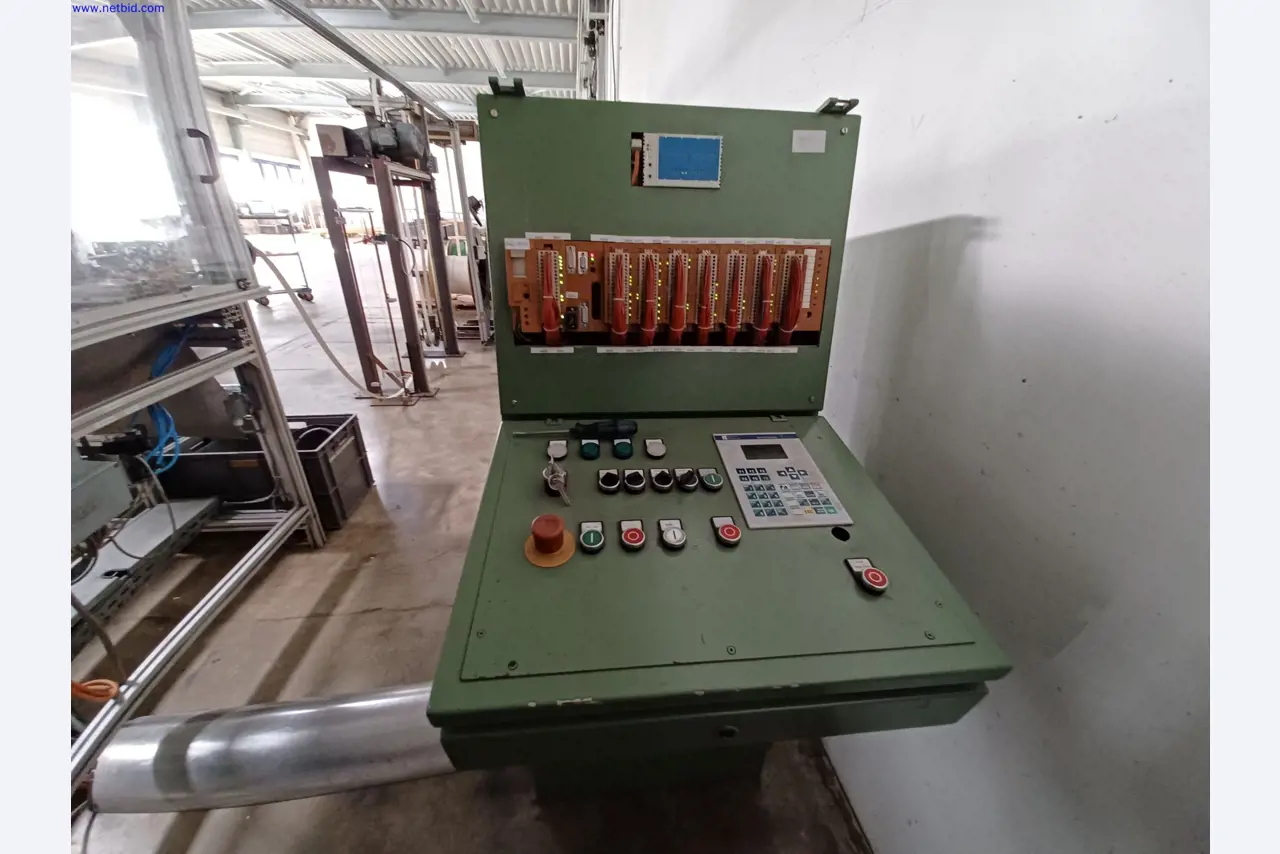 Maszyny producenta oświetlenia, w tym do obróbki metalu z akcesoriami, system ciągłego malowania, regały wysokiego składowania, wózki przemysłowe, pojazdy, sprzęt IT i biurowy-10