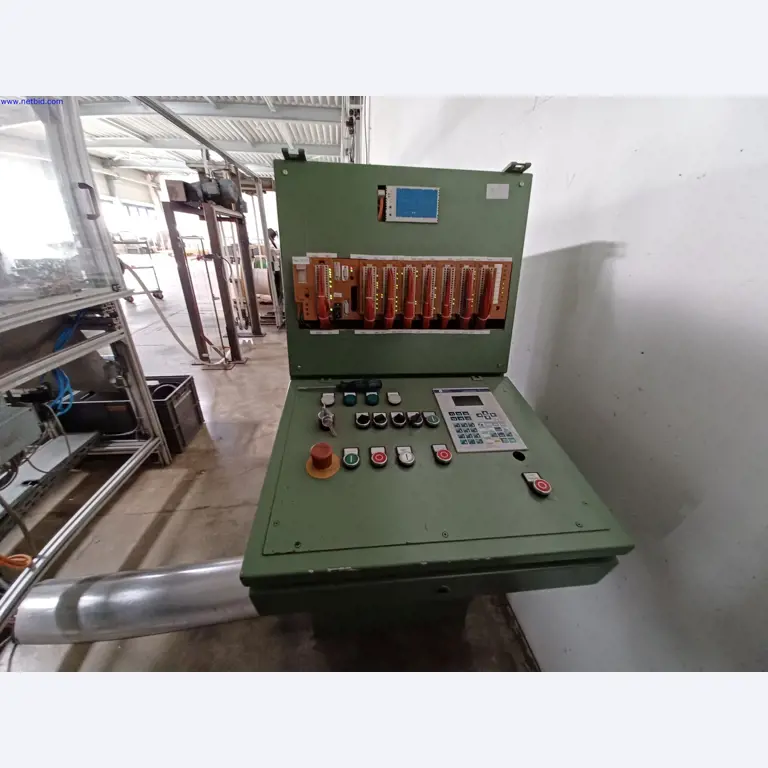 Maszyny producenta oświetlenia, w tym do obróbki metalu z akcesoriami, system ciągłego malowania, regały wysokiego składowania, wózki przemysłowe, pojazdy, sprzęt IT i biurowy-10