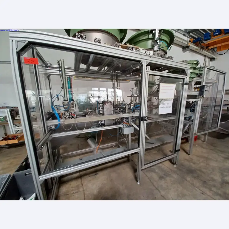 Maszyny producenta oświetlenia, w tym do obróbki metalu z akcesoriami, system ciągłego malowania, regały wysokiego składowania, wózki przemysłowe, pojazdy, sprzęt IT i biurowy-3