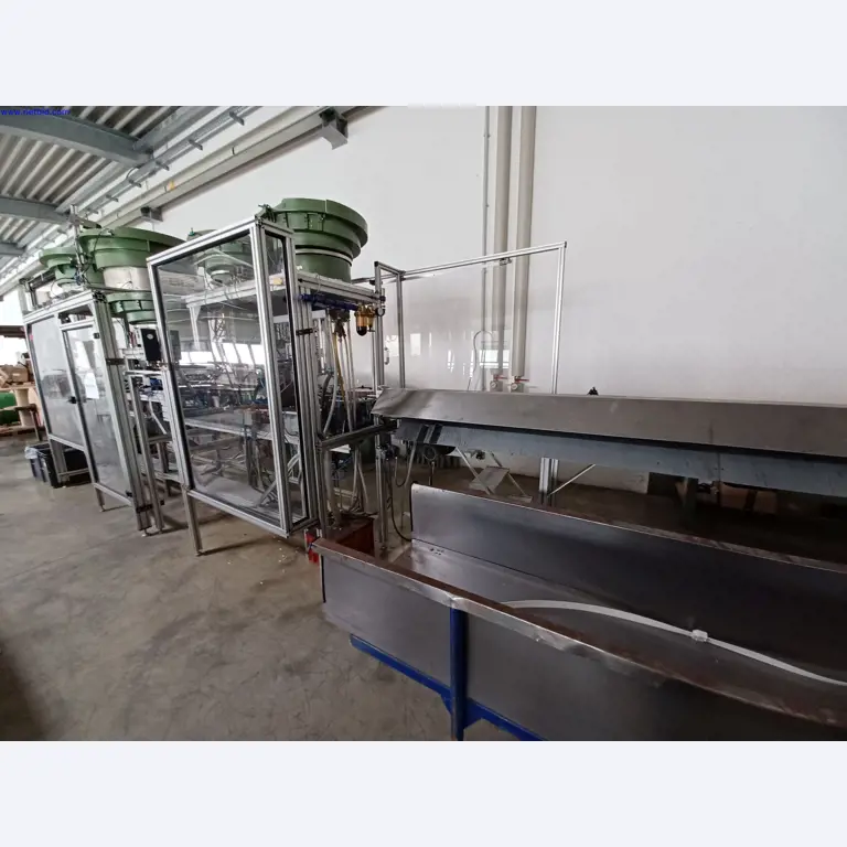 Maszyny producenta oświetlenia, w tym do obróbki metalu z akcesoriami, system ciągłego malowania, regały wysokiego składowania, wózki przemysłowe, pojazdy, sprzęt IT i biurowy-6