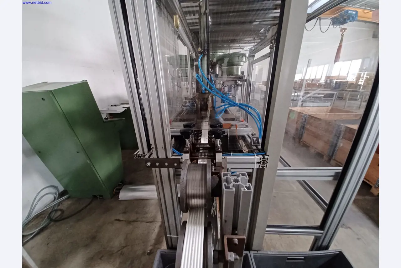 Maszyny producenta oświetlenia, w tym do obróbki metalu z akcesoriami, system ciągłego malowania, regały wysokiego składowania, wózki przemysłowe, pojazdy, sprzęt IT i biurowy-9