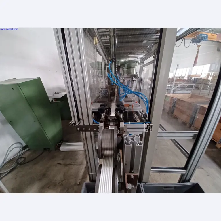 Maszyny producenta oświetlenia, w tym do obróbki metalu z akcesoriami, system ciągłego malowania, regały wysokiego składowania, wózki przemysłowe, pojazdy, sprzęt IT i biurowy-9