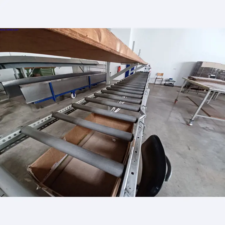 Maszyny producenta oświetlenia, w tym do obróbki metalu z akcesoriami, system ciągłego malowania, regały wysokiego składowania, wózki przemysłowe, pojazdy, sprzęt IT i biurowy-2