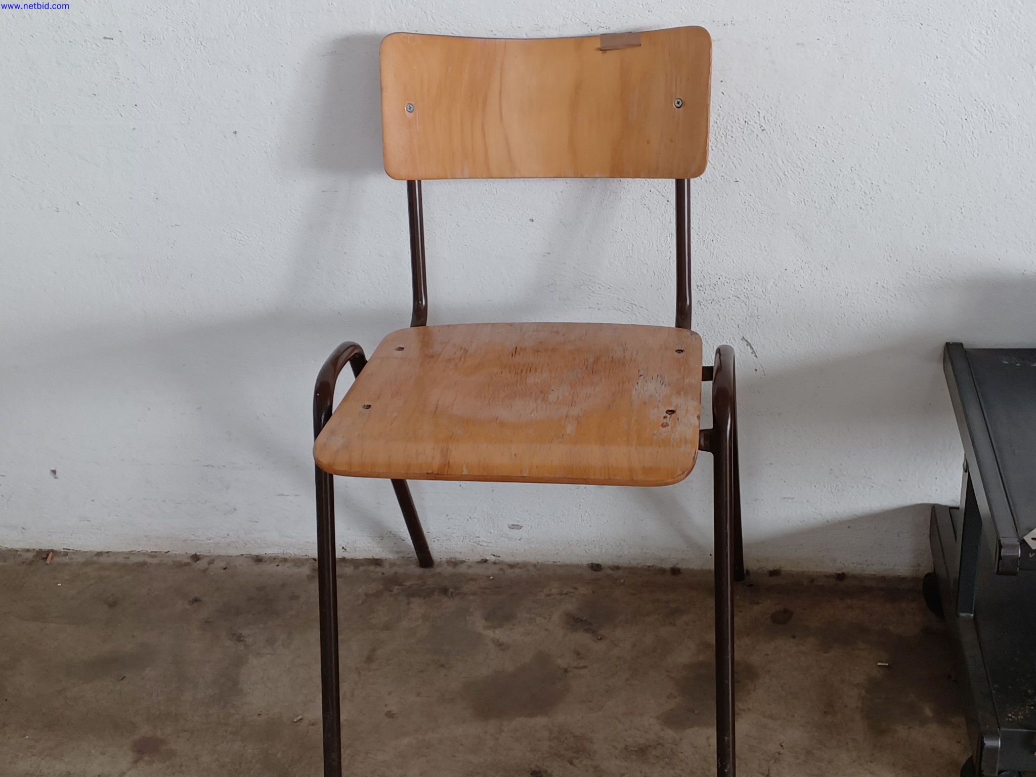 Machines of a lighting manufacturer for metalworking with accessories, continuous painting system, high-bay racking, industrial trucks, vehicles, IT and office equipment-2