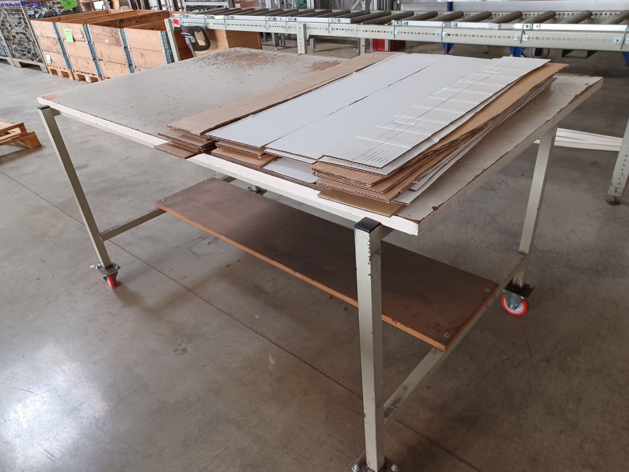 Machines of a lighting manufacturer for metalworking with accessories, continuous painting system, high-bay racking, industrial trucks, vehicles, IT and office equipment-3