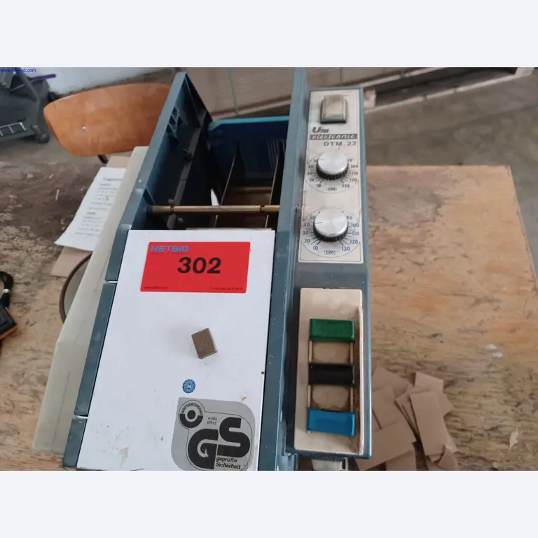 Stroje výrobce osvětlení, včetně strojů pro obrábění kovů s příslušenstvím, kontinuální lakovací systém, vysokoregálové regály, průmyslové vozíky, vozidla, IT a kancelářské vybavení.-2