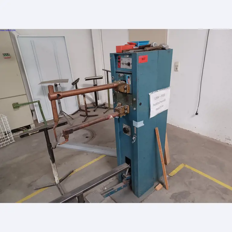 Machines of a lighting manufacturer for metalworking with accessories, continuous painting system, high-bay racking, industrial trucks, vehicles, IT and office equipment-1