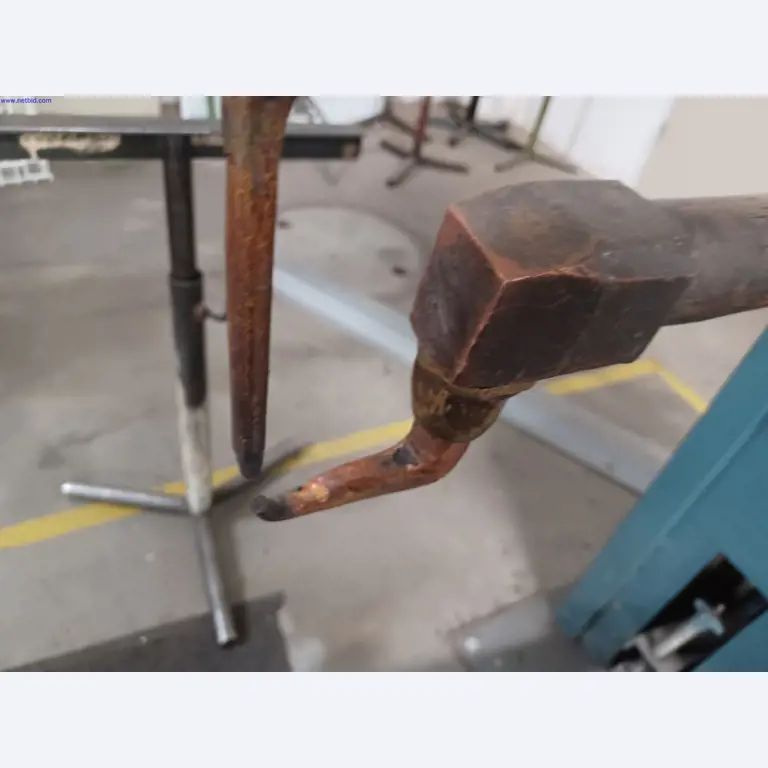 Machines of a lighting manufacturer for metalworking with accessories, continuous painting system, high-bay racking, industrial trucks, vehicles, IT and office equipment-3