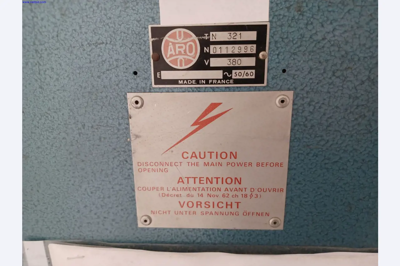 Machines of a lighting manufacturer for metalworking with accessories, continuous painting system, high-bay racking, industrial trucks, vehicles, IT and office equipment-5