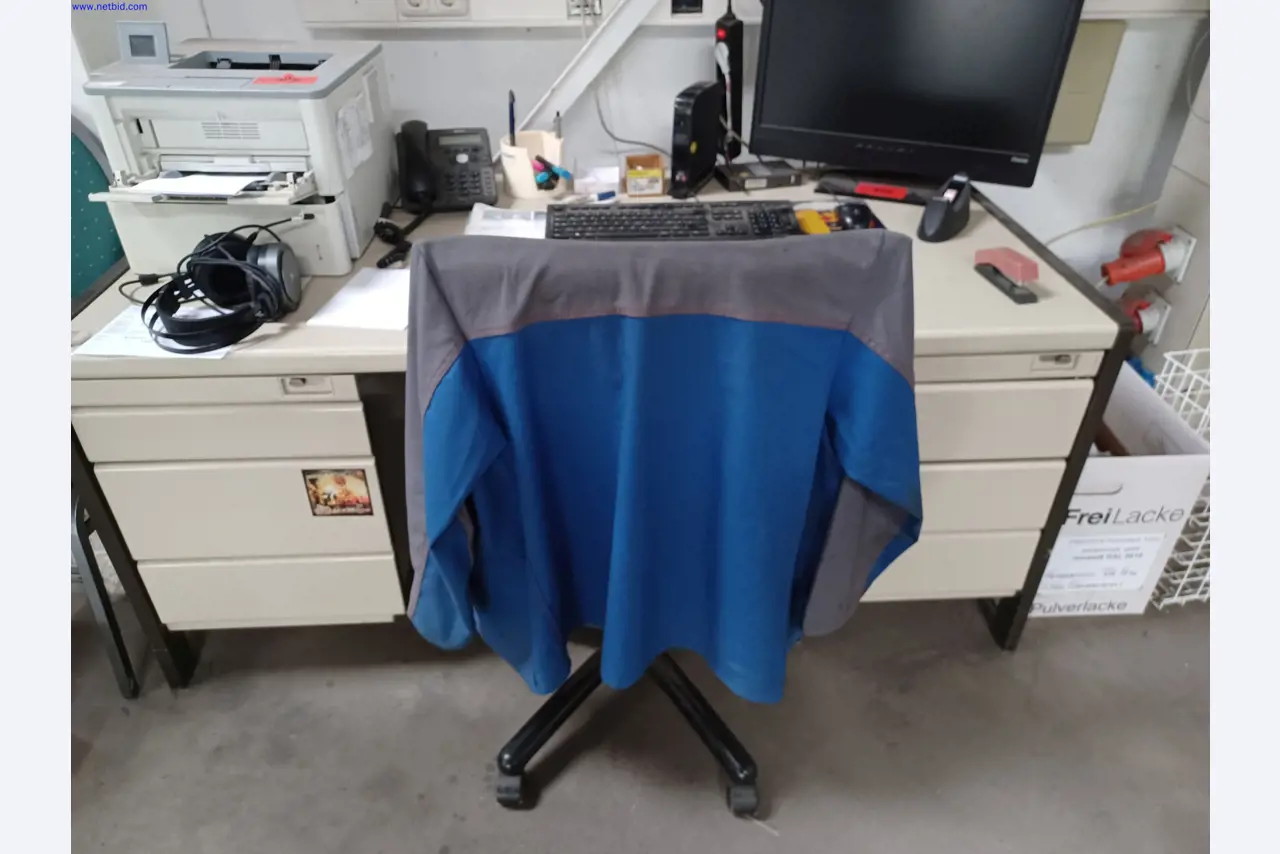 Machines of a lighting manufacturer for metalworking with accessories, continuous painting system, high-bay racking, industrial trucks, vehicles, IT and office equipment-2