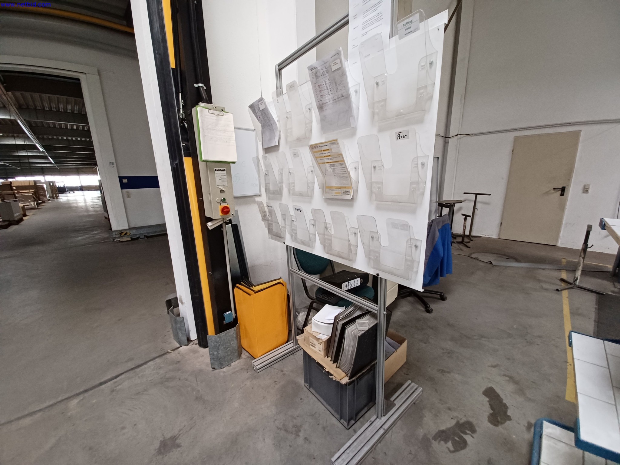 Machines of a lighting manufacturer for metalworking with accessories, continuous painting system, high-bay racking, industrial trucks, vehicles, IT and office equipment-3