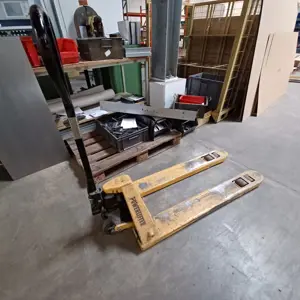 Pallet truck
