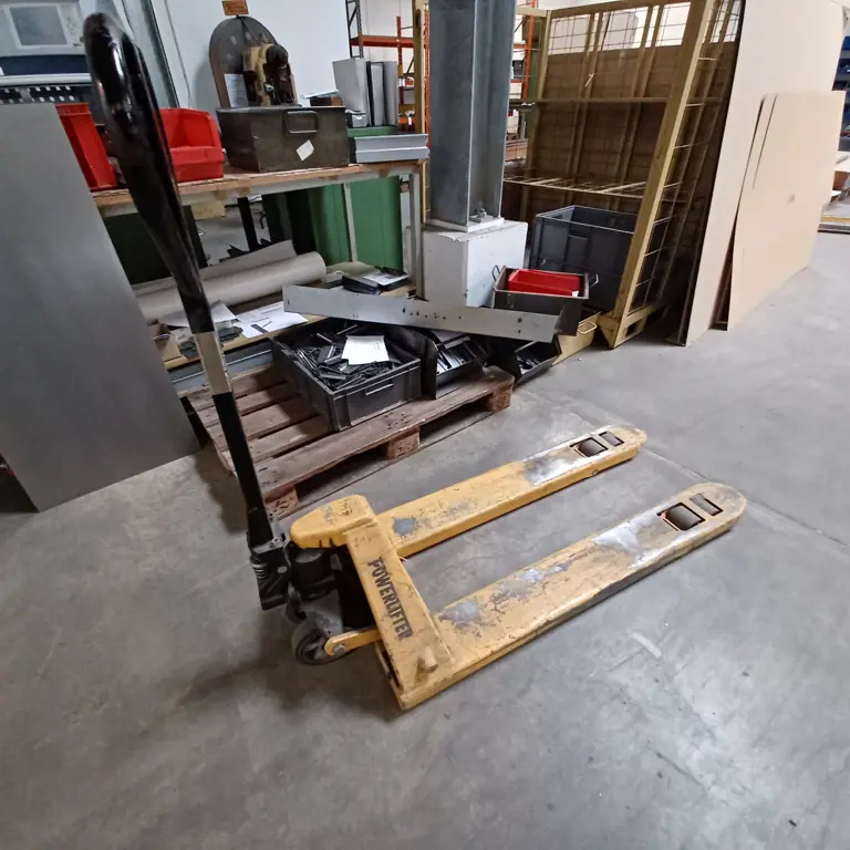 Pallet truck