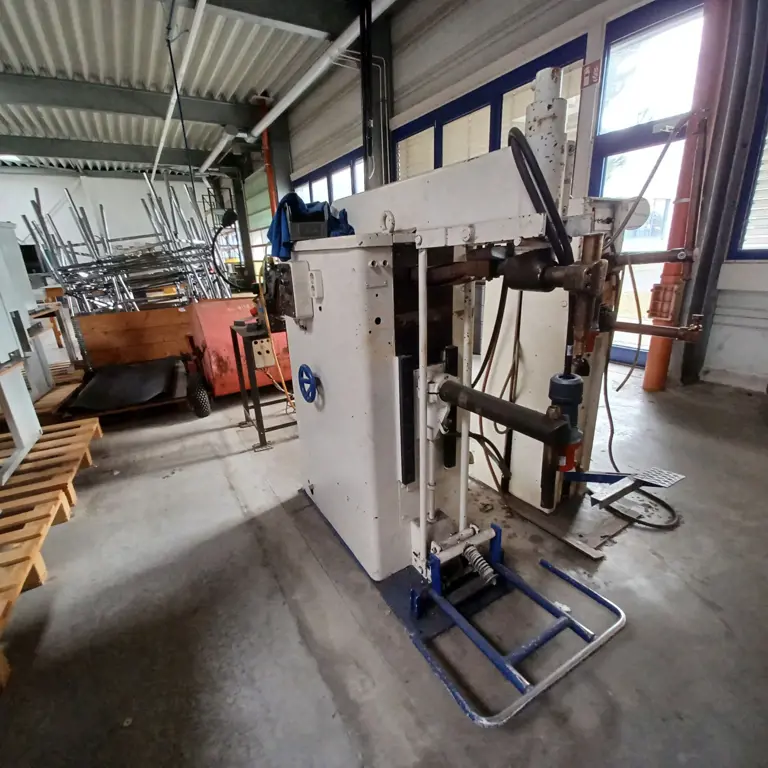 Spot welder Kuka EMP500