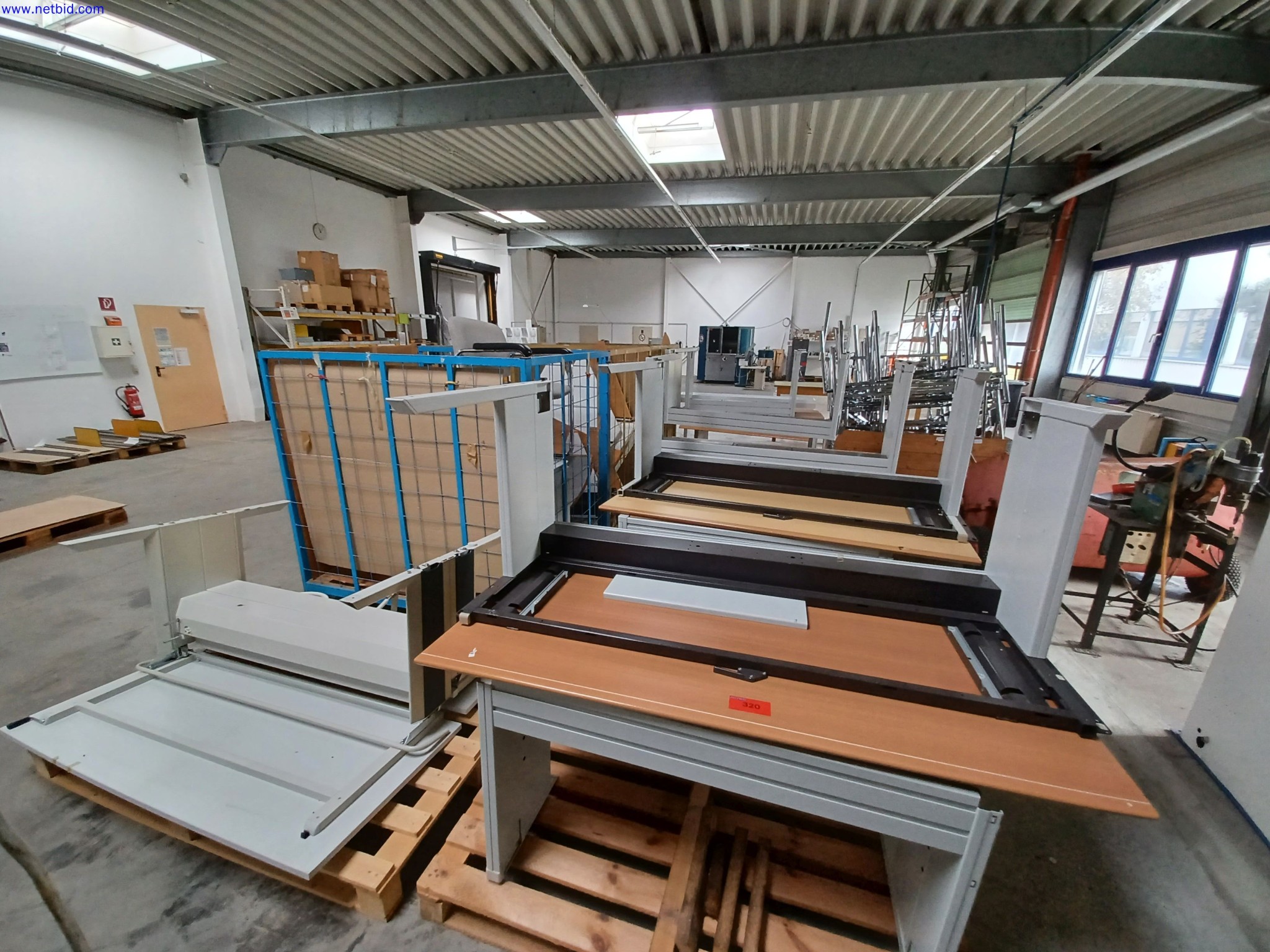 Machines of a lighting manufacturer for metalworking with accessories, continuous painting system, high-bay racking, industrial trucks, vehicles, IT and office equipment-1