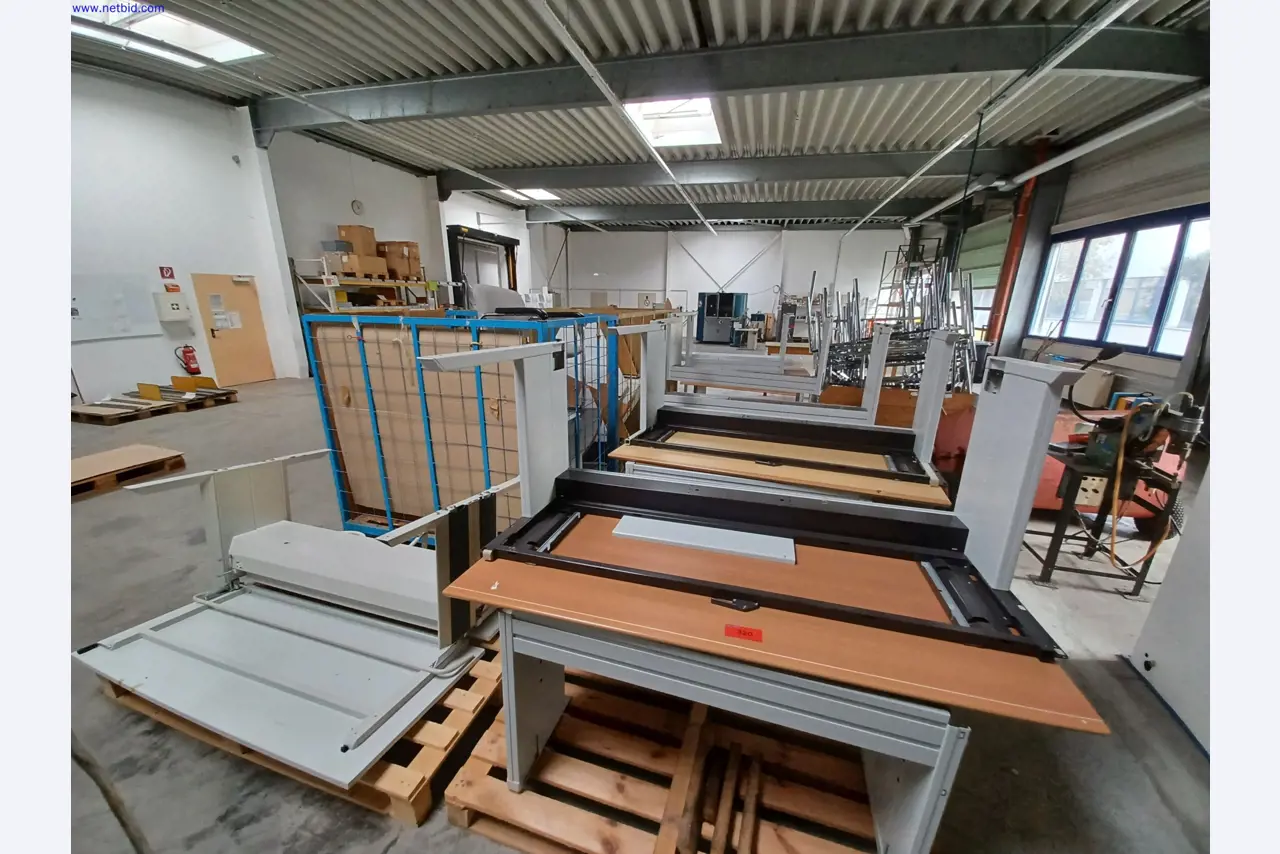 Maschinen eines Leuchtenherstellers u.a. zur Metallbearbeitung mit Zubehör, Durchlauflackier-anlage, Hochregal, Flurförderfahrzeuge, Fahrzeuge, IT- und Büroeinrichtung-1