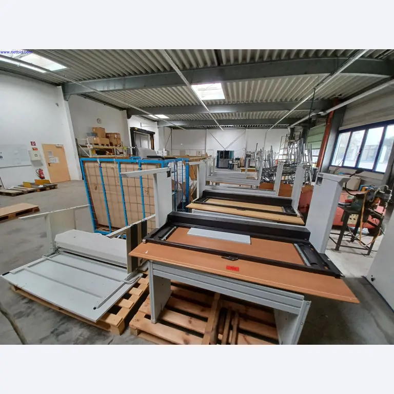 Maschinen eines Leuchtenherstellers u.a. zur Metallbearbeitung mit Zubehör, Durchlauflackier-anlage, Hochregal, Flurförderfahrzeuge, Fahrzeuge, IT- und Büroeinrichtung-1