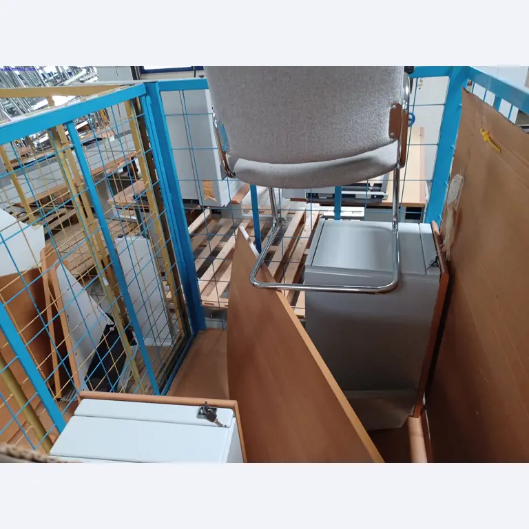 Maschinen eines Leuchtenherstellers u.a. zur Metallbearbeitung mit Zubehör, Durchlauflackier-anlage, Hochregal, Flurförderfahrzeuge, Fahrzeuge, IT- und Büroeinrichtung-4