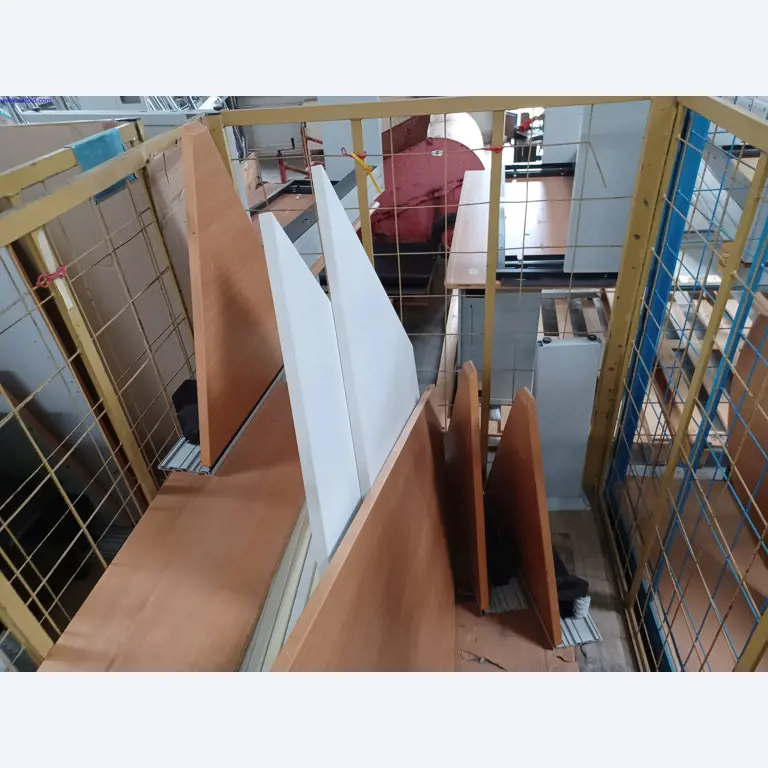 Maschinen eines Leuchtenherstellers u.a. zur Metallbearbeitung mit Zubehör, Durchlauflackier-anlage, Hochregal, Flurförderfahrzeuge, Fahrzeuge, IT- und Büroeinrichtung-5