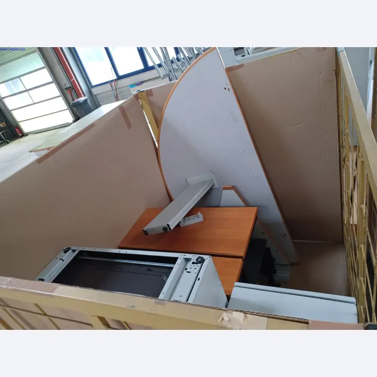 Maschinen eines Leuchtenherstellers u.a. zur Metallbearbeitung mit Zubehör, Durchlauflackier-anlage, Hochregal, Flurförderfahrzeuge, Fahrzeuge, IT- und Büroeinrichtung-6