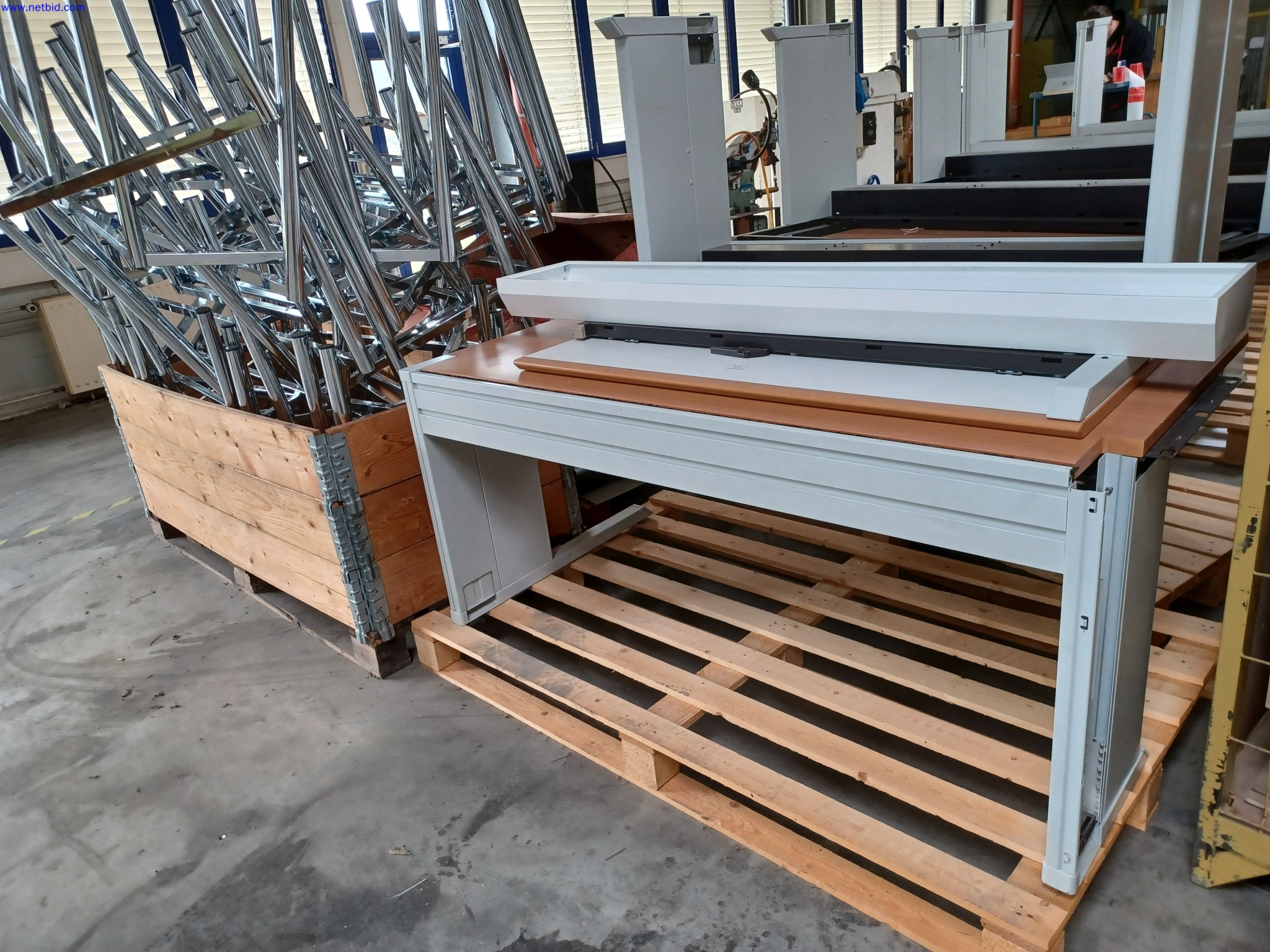 Machines of a lighting manufacturer for metalworking with accessories, continuous painting system, high-bay racking, industrial trucks, vehicles, IT and office equipment-7