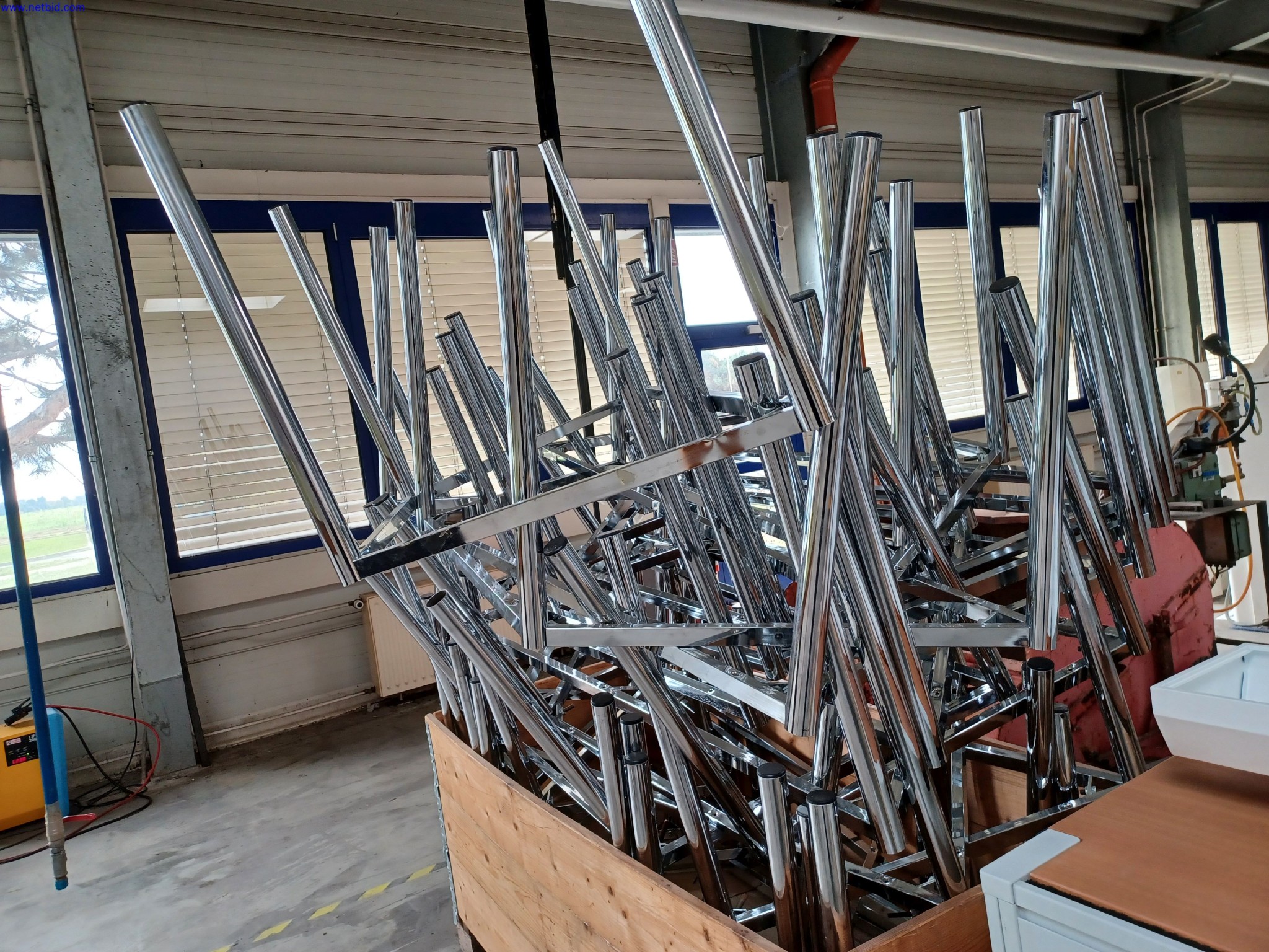 Machines of a lighting manufacturer for metalworking with accessories, continuous painting system, high-bay racking, industrial trucks, vehicles, IT and office equipment-8