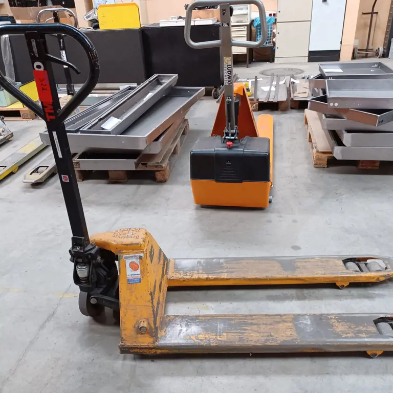 Pallet truck