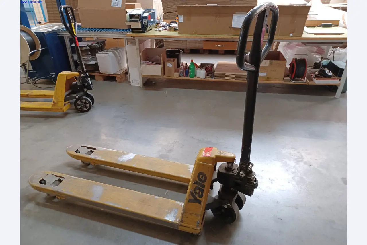 Machines of a lighting manufacturer for metalworking with accessories, continuous painting system, high-bay racking, industrial trucks, vehicles, IT and office equipment-2