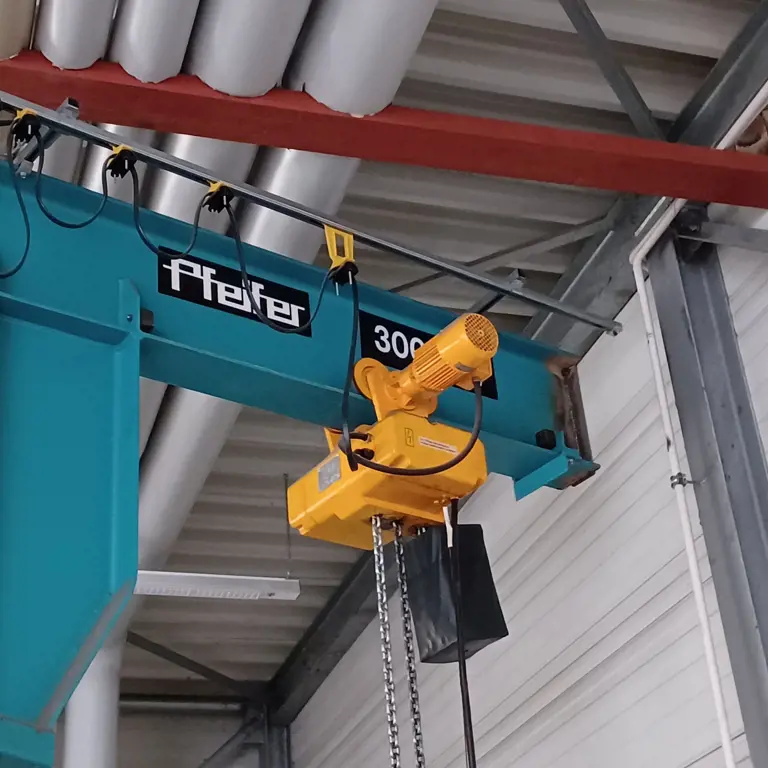 Pillar jib crane Pfeifer