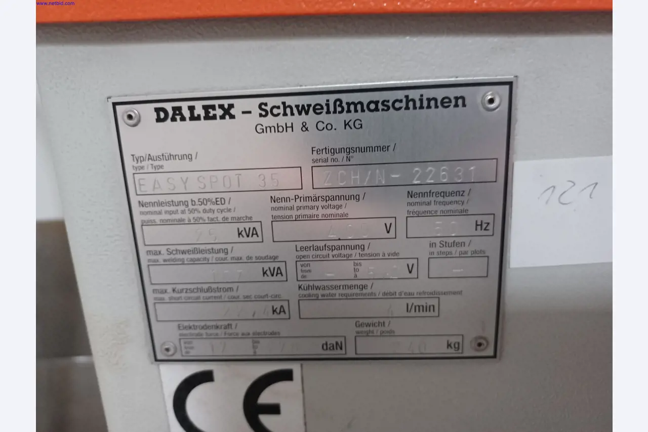 Maszyny producenta oświetlenia, w tym do obróbki metalu z akcesoriami, system ciągłego malowania, regały wysokiego składowania, wózki przemysłowe, pojazdy, sprzęt IT i biurowy-3