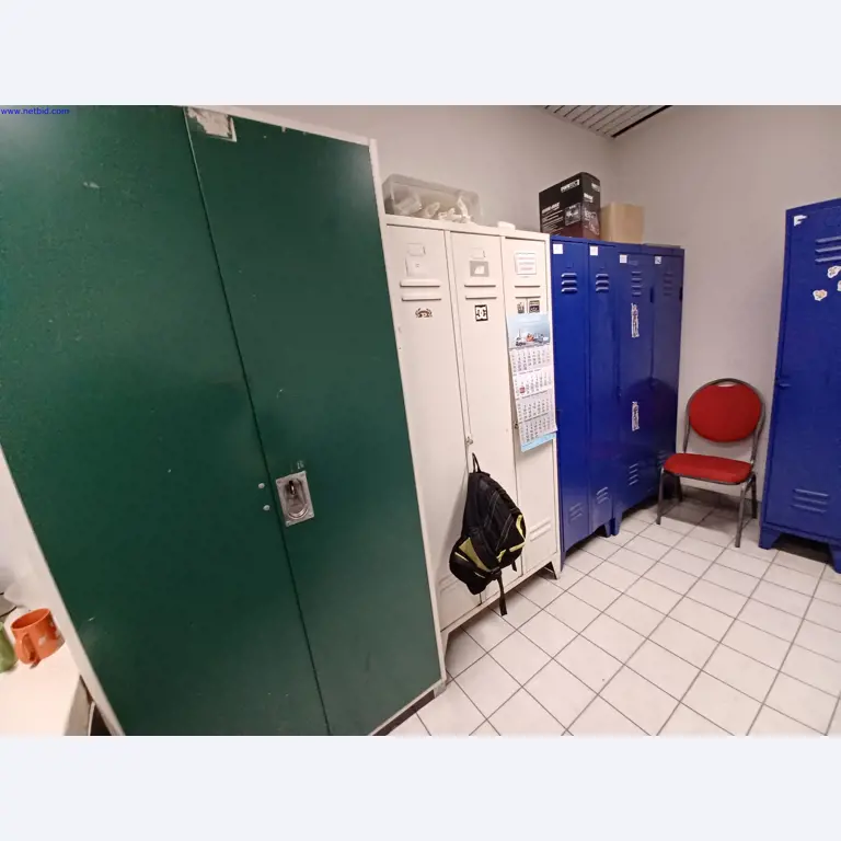 Machines of a lighting manufacturer for metalworking with accessories, continuous painting system, high-bay racking, industrial trucks, vehicles, IT and office equipment-4