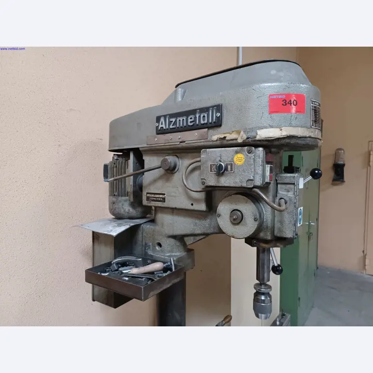 Machines of a lighting manufacturer for metalworking with accessories, continuous painting system, high-bay racking, industrial trucks, vehicles, IT and office equipment-3