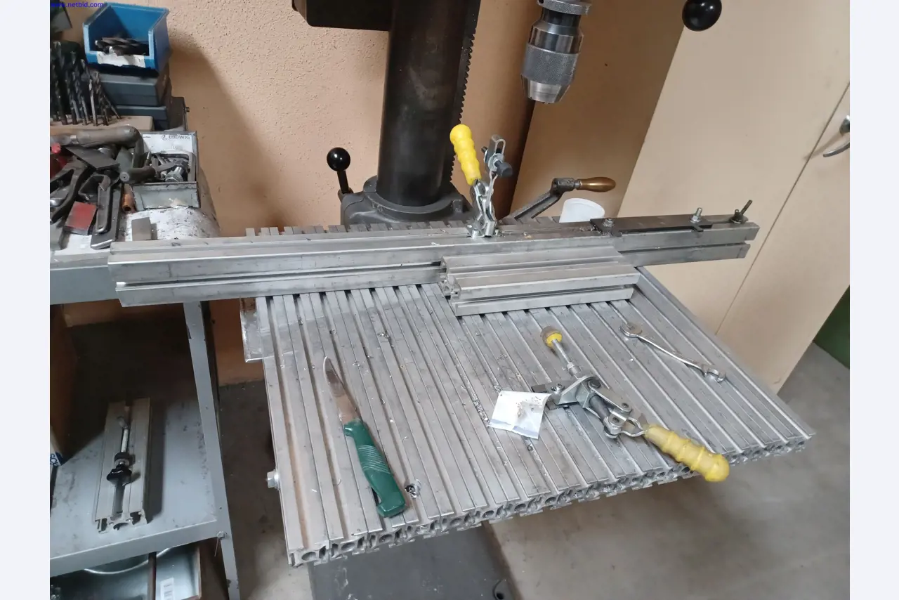 Machines of a lighting manufacturer for metalworking with accessories, continuous painting system, high-bay racking, industrial trucks, vehicles, IT and office equipment-4