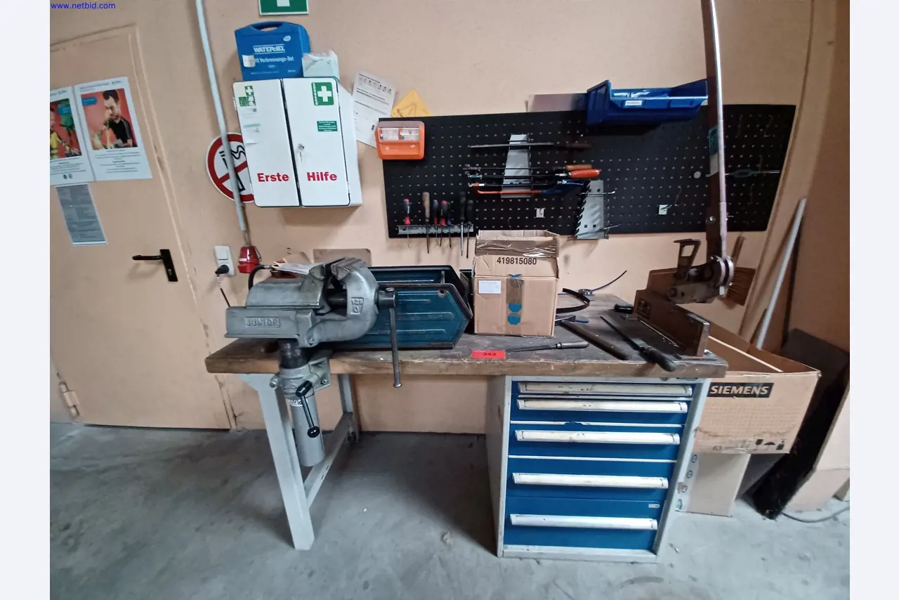 Machines of a lighting manufacturer for metalworking with accessories, continuous painting system, high-bay racking, industrial trucks, vehicles, IT and office equipment-1