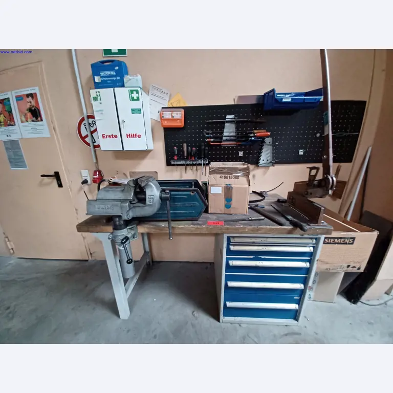 Machines of a lighting manufacturer for metalworking with accessories, continuous painting system, high-bay racking, industrial trucks, vehicles, IT and office equipment-1