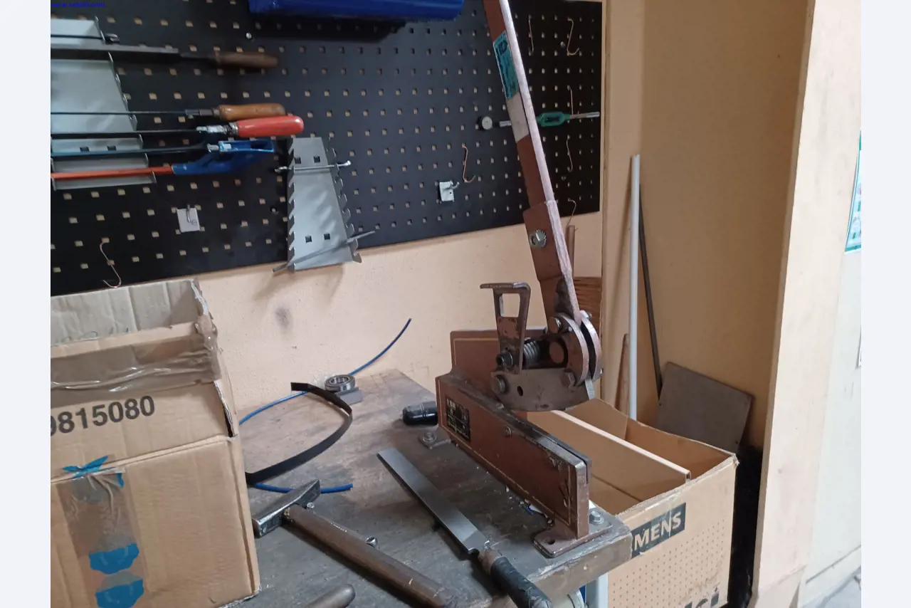 Machines of a lighting manufacturer for metalworking with accessories, continuous painting system, high-bay racking, industrial trucks, vehicles, IT and office equipment-3