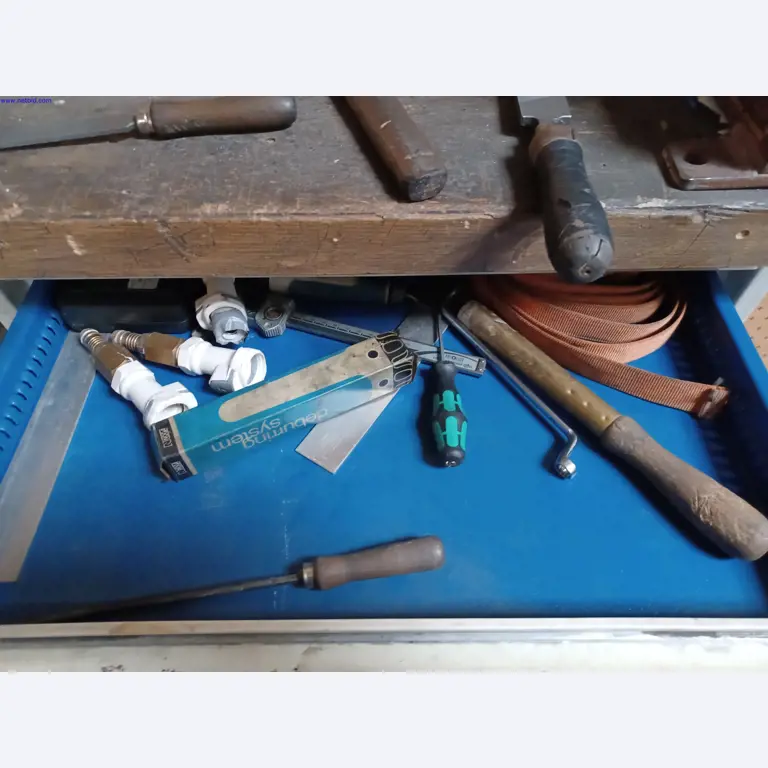 Machines of a lighting manufacturer for metalworking with accessories, continuous painting system, high-bay racking, industrial trucks, vehicles, IT and office equipment-6