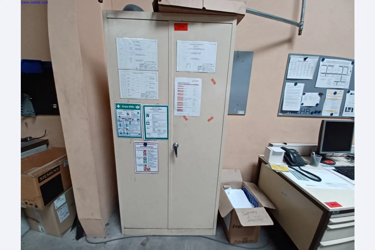 Maschinen eines Leuchtenherstellers u.a. zur Metallbearbeitung mit Zubehör, Durchlauflackier-anlage, Hochregal, Flurförderfahrzeuge, Fahrzeuge, IT- und Büroeinrichtung-2