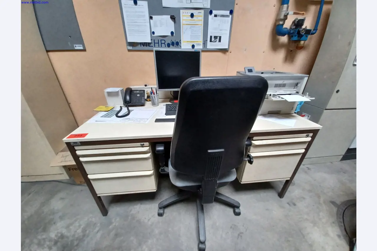 Maschinen eines Leuchtenherstellers u.a. zur Metallbearbeitung mit Zubehör, Durchlauflackier-anlage, Hochregal, Flurförderfahrzeuge, Fahrzeuge, IT- und Büroeinrichtung-3