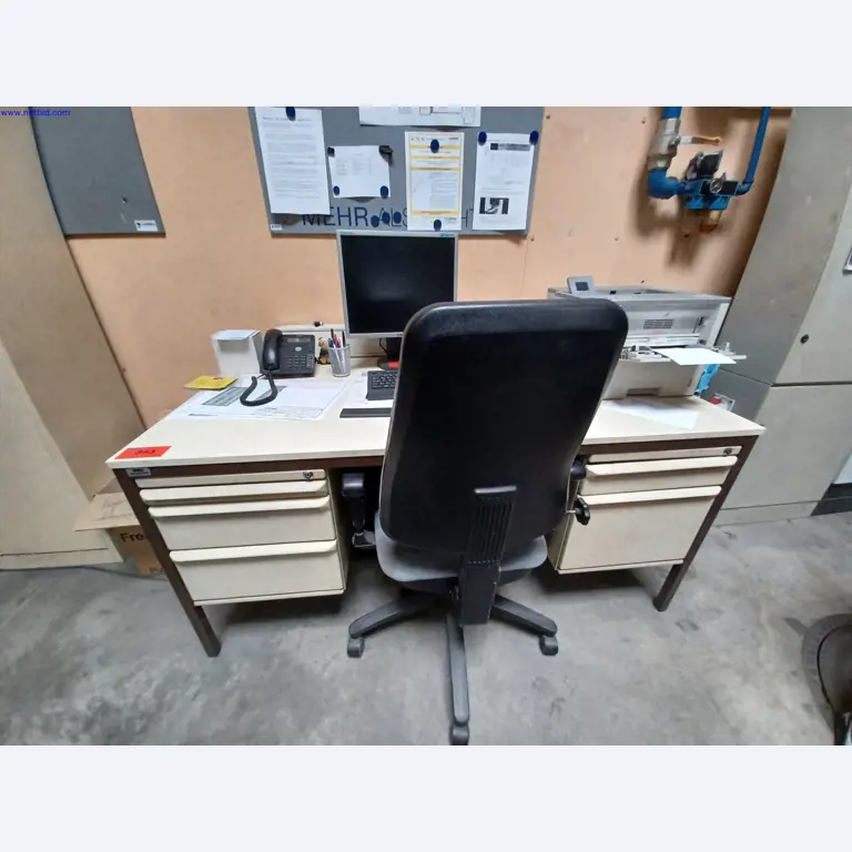 Maschinen eines Leuchtenherstellers u.a. zur Metallbearbeitung mit Zubehör, Durchlauflackier-anlage, Hochregal, Flurförderfahrzeuge, Fahrzeuge, IT- und Büroeinrichtung-3