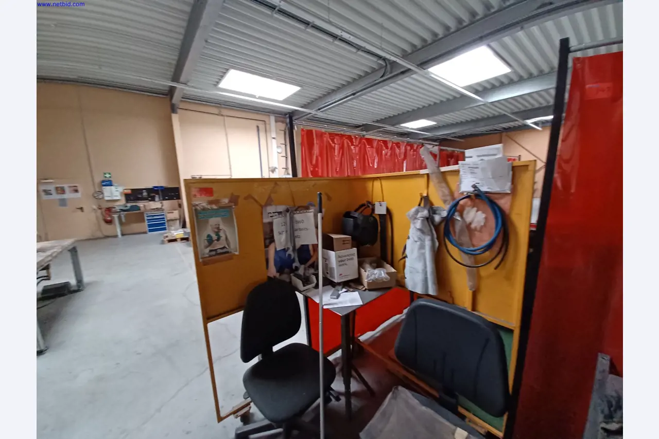 Machines of a lighting manufacturer for metalworking with accessories, continuous painting system, high-bay racking, industrial trucks, vehicles, IT and office equipment-4