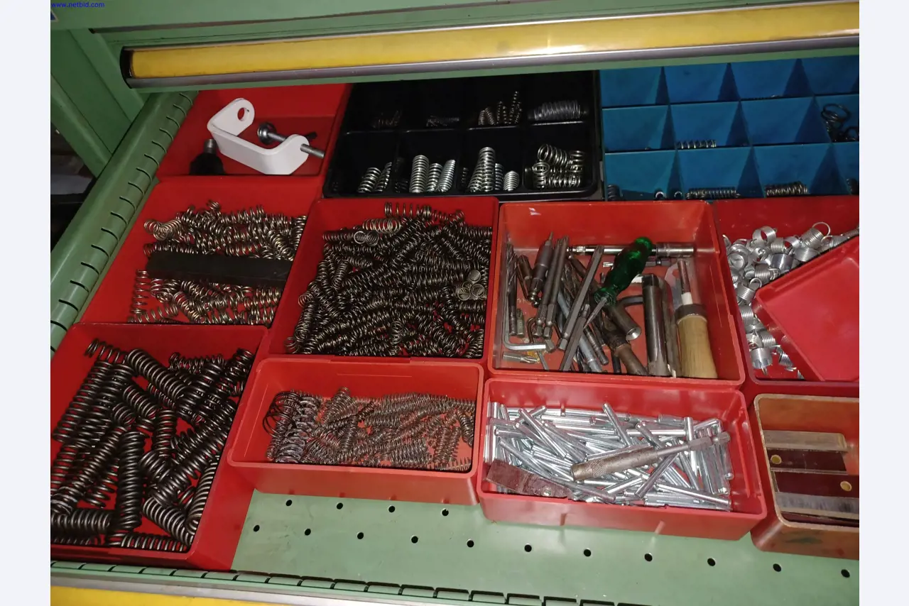 Machines of a lighting manufacturer for metalworking with accessories, continuous painting system, high-bay racking, industrial trucks, vehicles, IT and office equipment-13