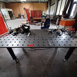 Mobile welding table