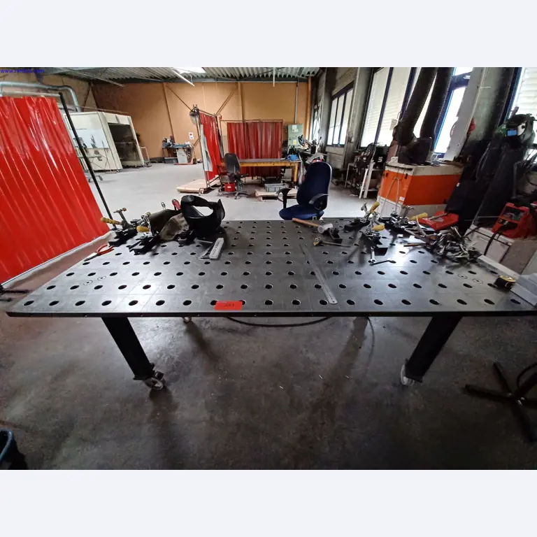 Machines of a lighting manufacturer for metalworking with accessories, continuous painting system, high-bay racking, industrial trucks, vehicles, IT and office equipment-1