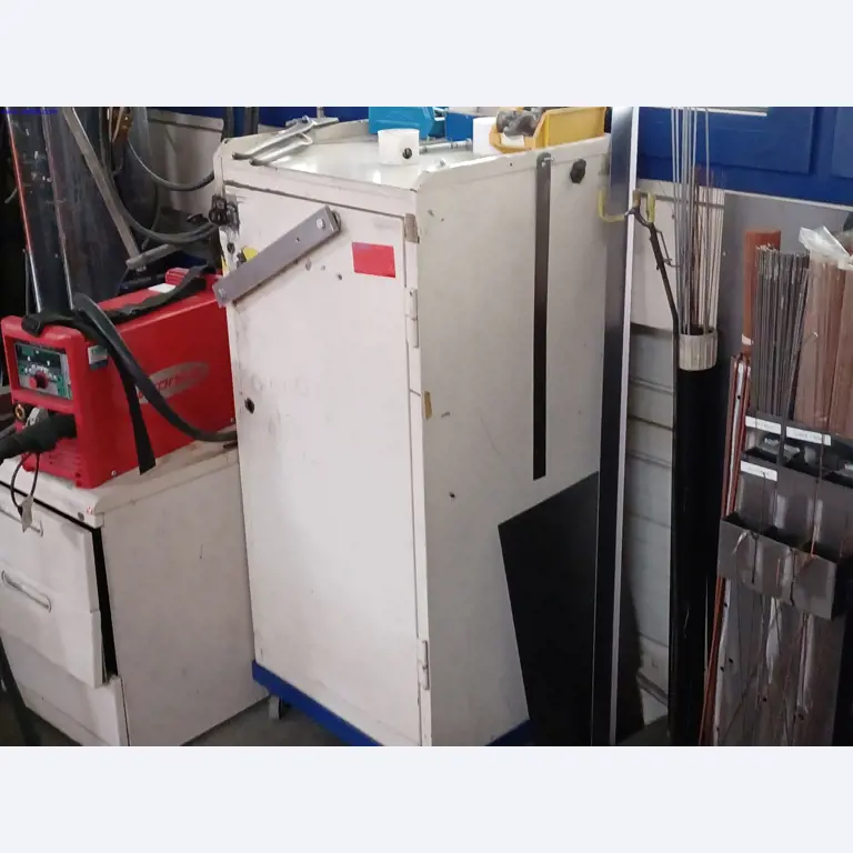 Machines of a lighting manufacturer for metalworking with accessories, continuous painting system, high-bay racking, industrial trucks, vehicles, IT and office equipment-7