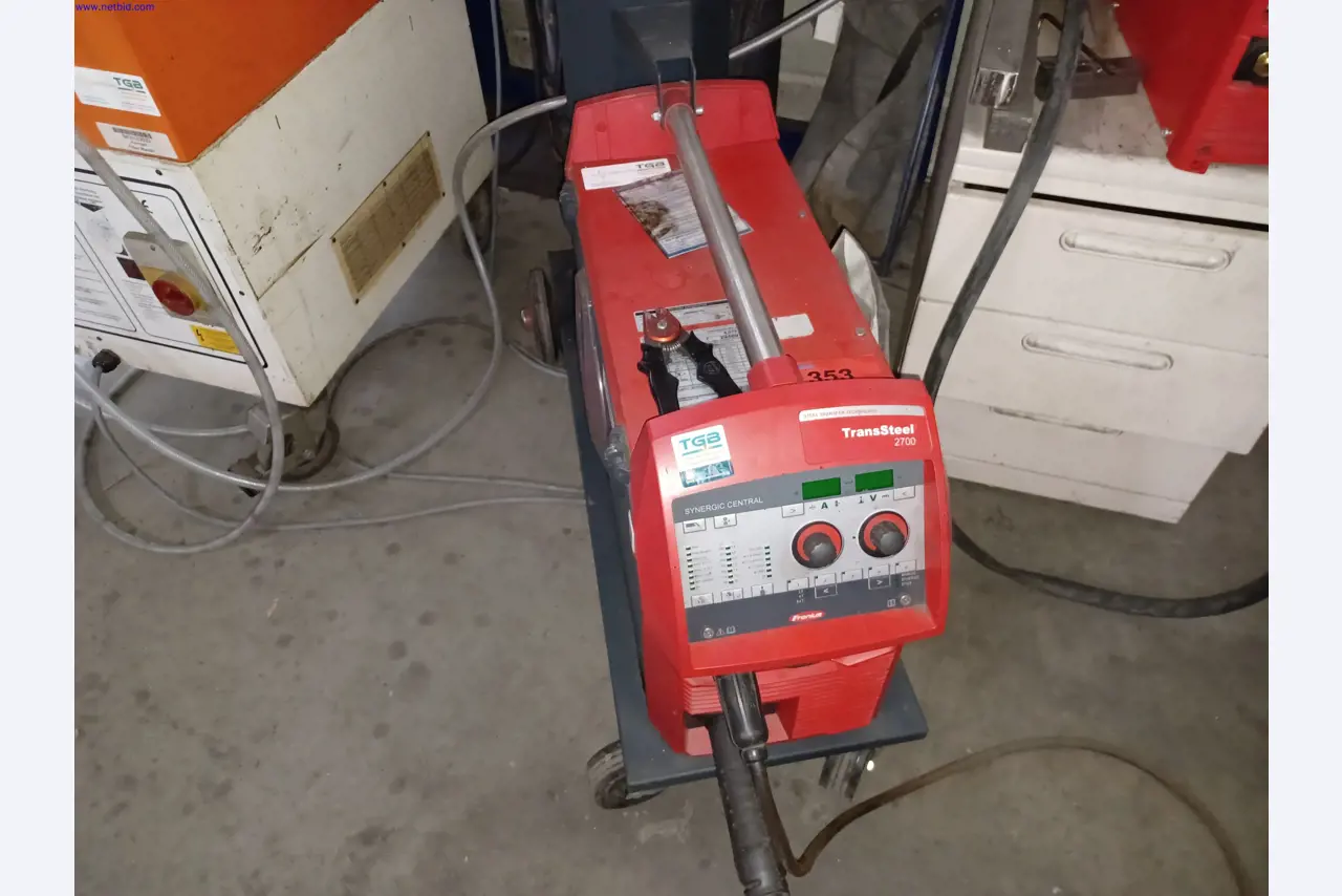 Machines of a lighting manufacturer for metalworking with accessories, continuous painting system, high-bay racking, industrial trucks, vehicles, IT and office equipment-1