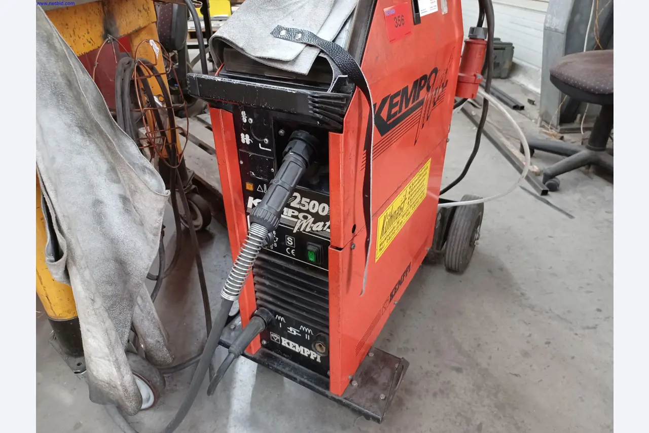 Machines of a lighting manufacturer for metalworking with accessories, continuous painting system, high-bay racking, industrial trucks, vehicles, IT and office equipment-1